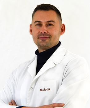 Konrad Szymański lekarz dermatolog Warszawa